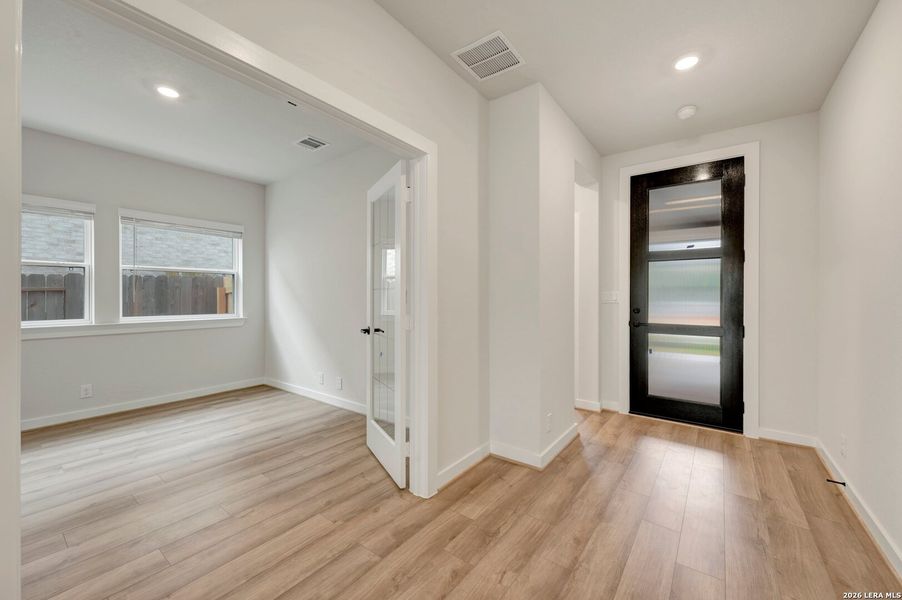 Spacious, unfurnished interior of a new home in Meyer Ranch – Select Reserve Series, New Braunfels (Image 24).