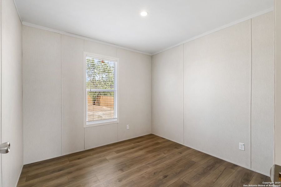 Spacious, unfurnished interior of a new home in , San Antonio (Image 19).