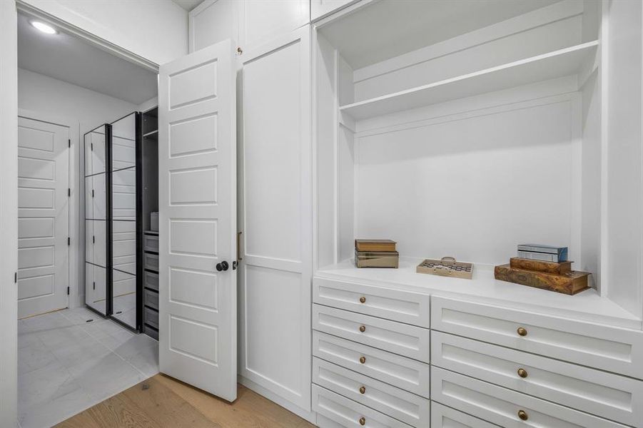 Furnished interior view inside a new home in , Prosper (Image 20).