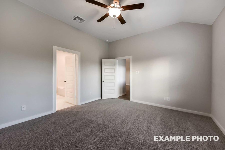 Spacious, unfurnished interior of a new home in Sunterra, Katy (Image 15).