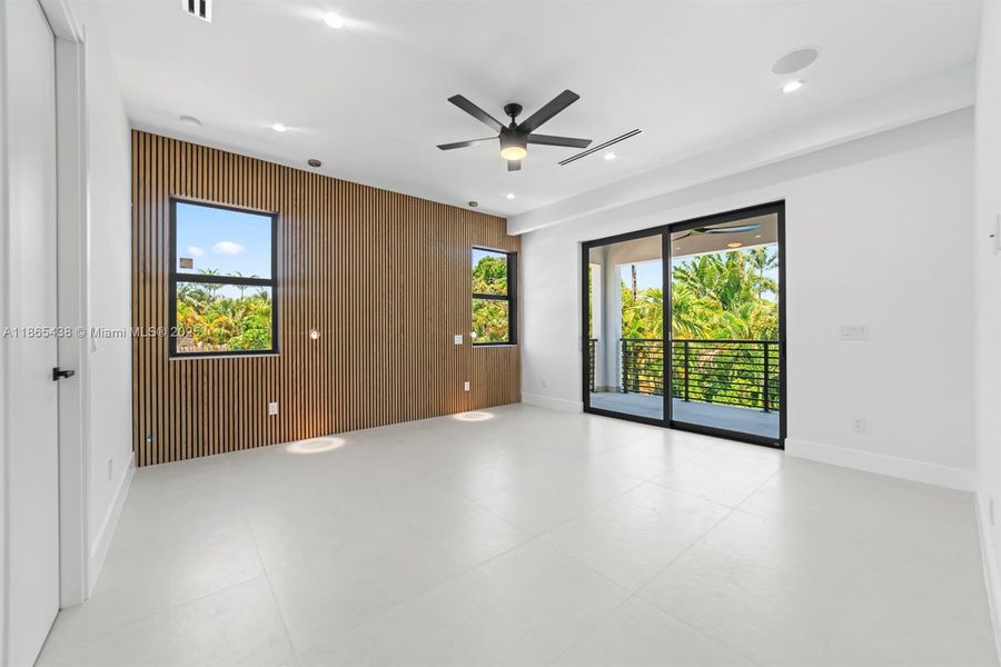 Spacious, unfurnished interior of a new home in , Fort Lauderdale (Image 12). Spacious, unfurnished interior of a new home in , Fort Lauderdale (Image 12).
