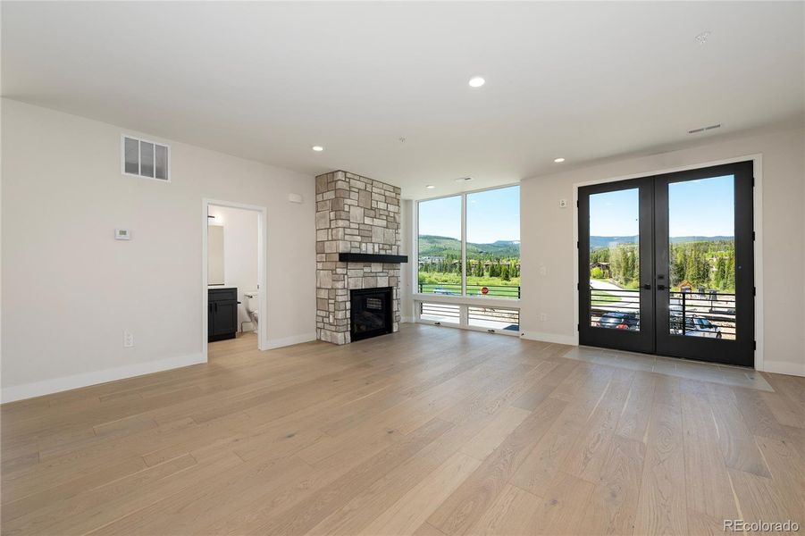 DIFFERENT UNIT // SAME FLOOR PLAN