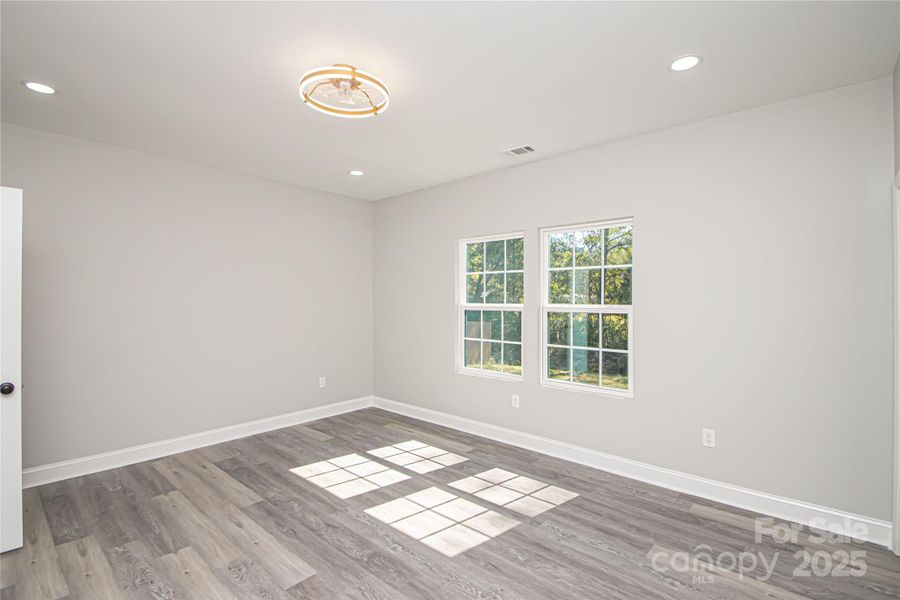 Spacious, unfurnished interior of a new home in , Chester (Image 34).