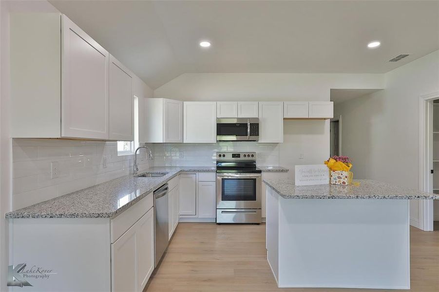 Furnished interior view inside a new home in , Abilene (Image 9).