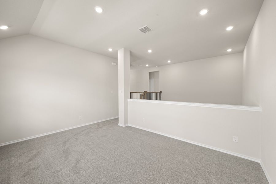 Spacious, unfurnished interior of a new home in Pirate Village, Granbury (Image 28).