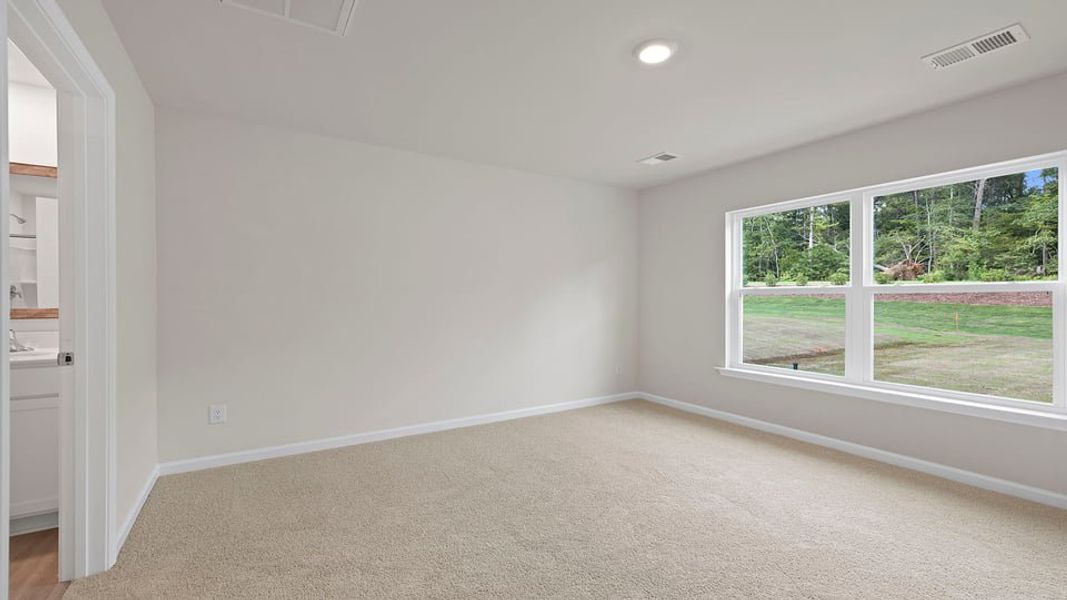 Spacious, unfurnished interior of a new home in Cedar Gap, Fountain Inn (Image 28).