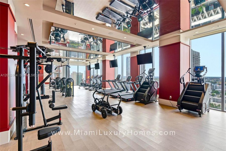 Community amenities in , Miami (Image 40).