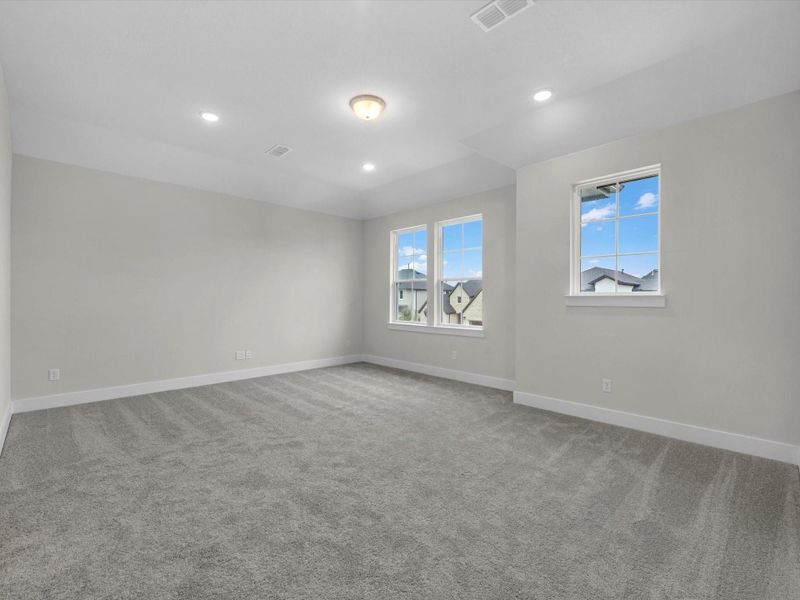 Spacious, unfurnished interior of a new home in Trillium 50′, Richmond (Image 14).