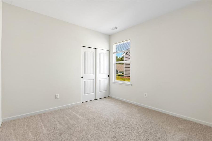 Spacious, unfurnished interior of a new home in Poplar Place, Dallas (Image 34).