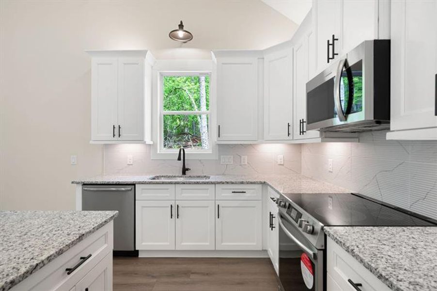 Furnished interior view inside a new home in , Dallas (Image 7).