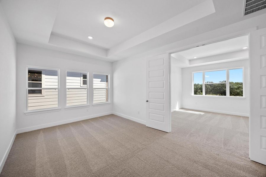 Spacious, unfurnished interior of a new home in Parmer Ranch, Georgetown (Image 25).