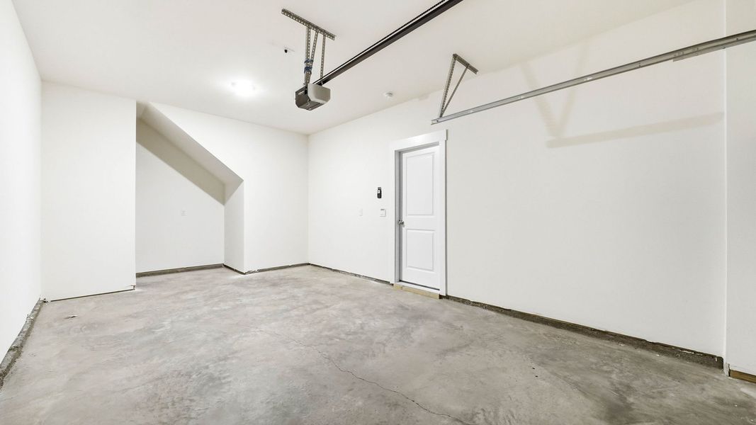 Spacious, unfurnished interior of a new home in The Arbor Townhomes, Kingsport (Image 23).