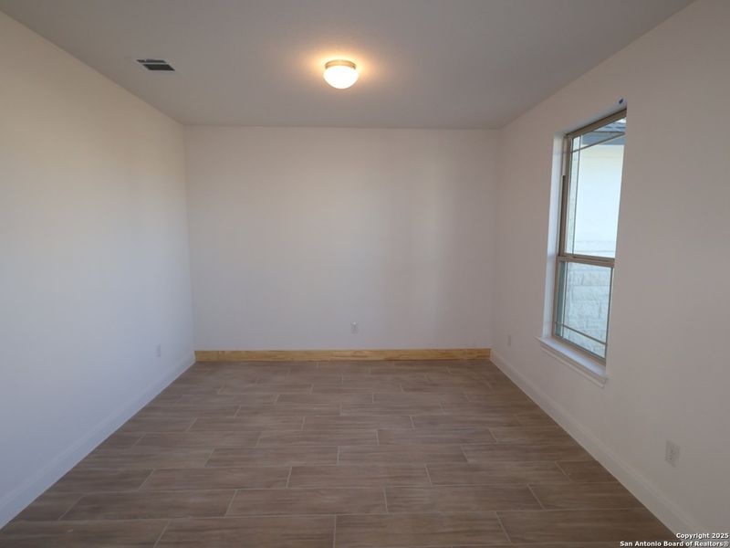 Spacious, unfurnished interior of a new home in Everly Estates, San Antonio (Image 20).