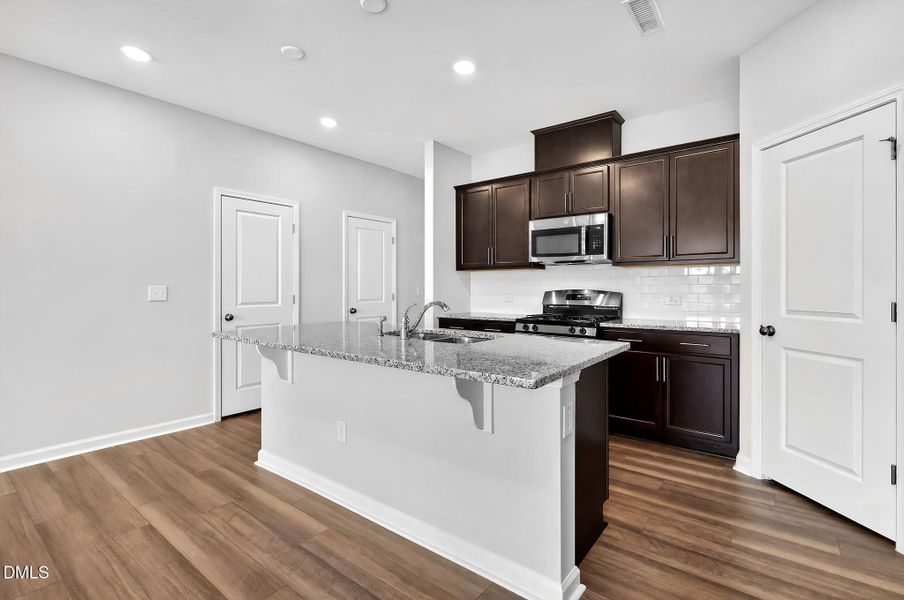 17_322_Marmalade_Sky_Ln-Kitchen-copy