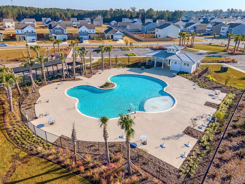 Community amenities in , Summerville (Image 24).