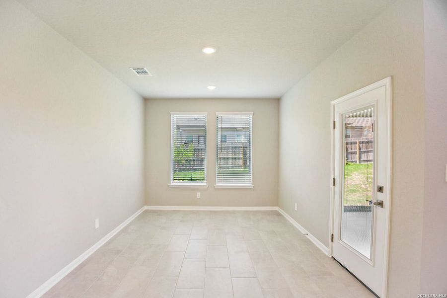 Spacious, unfurnished interior of a new home in , San Antonio (Image 36).
