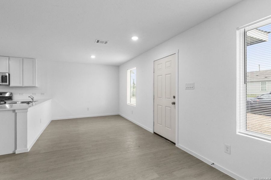 Spacious, unfurnished interior of a new home in Spring Grove, St. Hedwig (Image 10). Spacious, unfurnished interior of a new home in Spring Grove, St. Hedwig (Image 10).