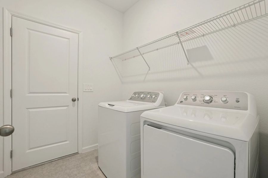 Representative interior finishes for a home built from the Equinox by Starlight Homes in Landings at Mount Olive, Polk City (Image 16). Representative interior finishes for a home built from the Equinox by Starlight Homes in Landings at Mount Olive, Polk City (Image 16).