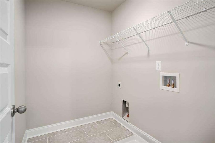 Spacious, unfurnished interior of a new home in Stratford Square, Lawrenceville (Image 11).