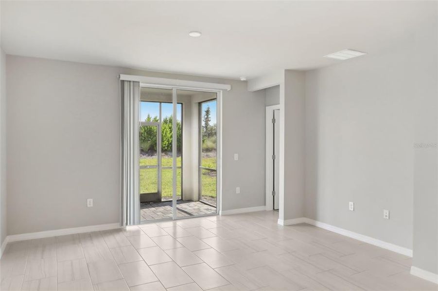Spacious, unfurnished interior of a new home in Crescent Lakes - Premier Series, Punta Gorda (Image 13). Spacious, unfurnished interior of a new home in Crescent Lakes - Premier Series, Punta Gorda (Image 13).