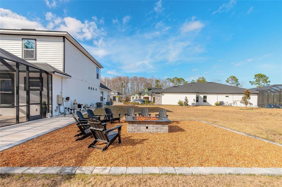 Exterior details and patio area of a home in , Port Orange (Image 31).