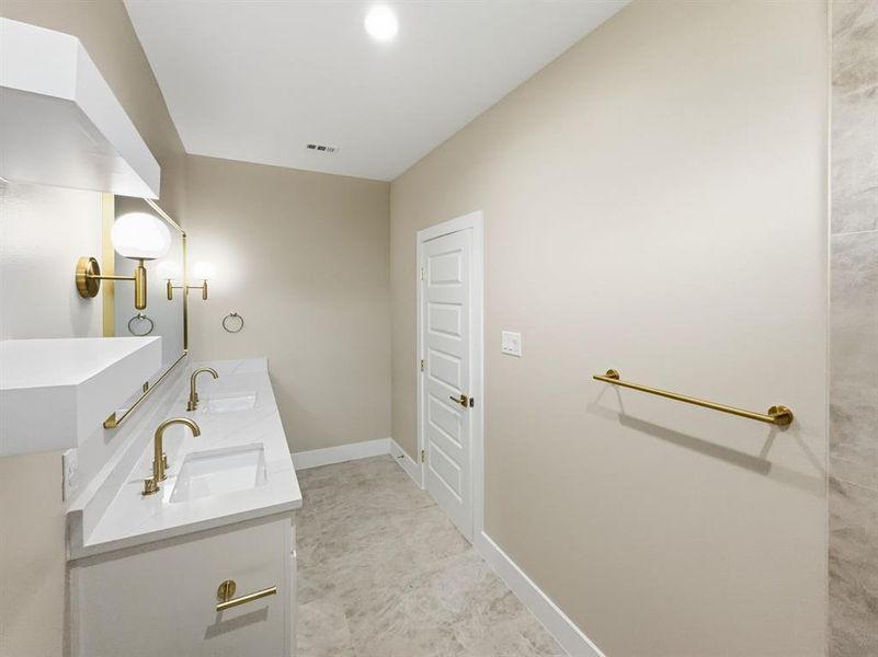 Furnished interior view inside a new home in , Granbury (Image 10).