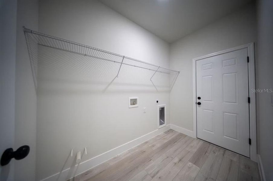 Spacious, unfurnished interior of a new home in , Citrus Springs (Image 31).