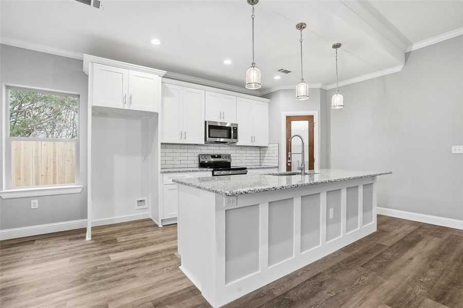Furnished interior view inside a new home in , Granbury (Image 8).