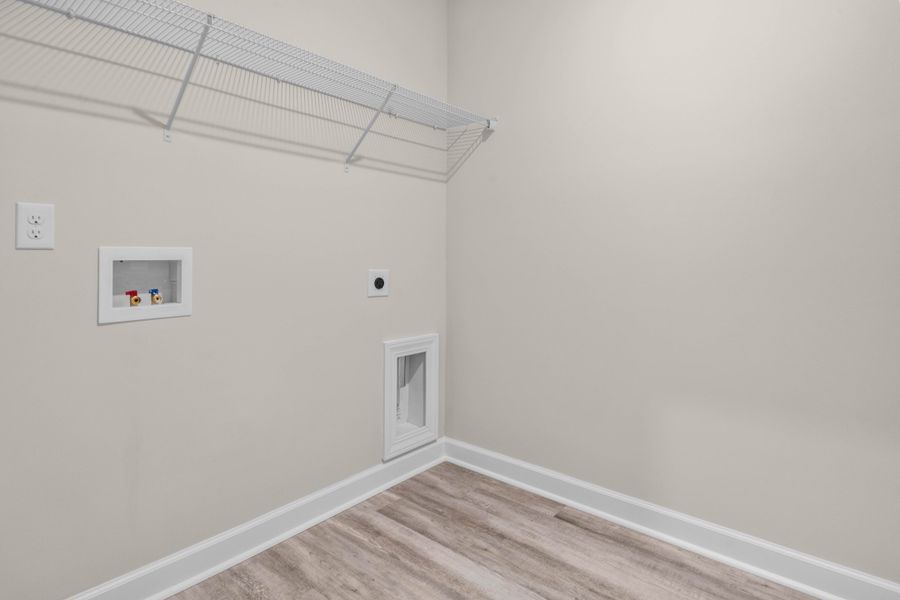 Spacious, unfurnished interior of a new home in Coastal Club of the Carolinas, Calabash (Image 18).
