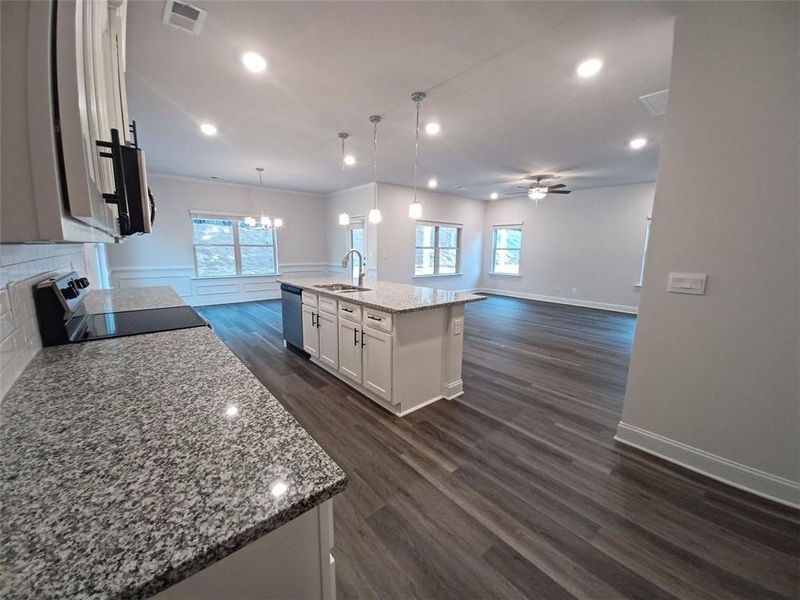 Image 13 of a home in Magnolia Villas.