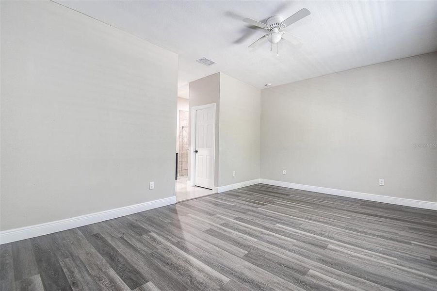 Spacious, unfurnished interior of a new home in , Spring Hill (Image 16).