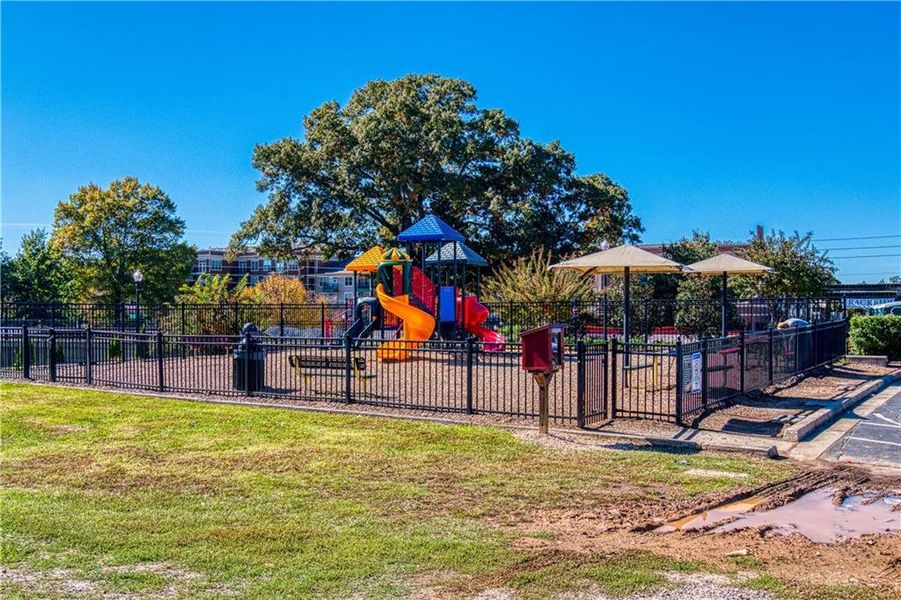 Community amenities in East Park Village, Kennesaw (Image 35).