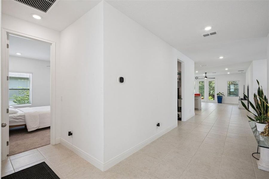 Spacious, unfurnished interior of a new home in , Deltona (Image 22).