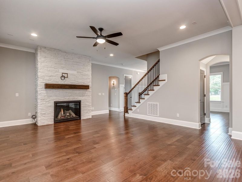 Spacious, unfurnished interior of a new home in , York (Image 26).