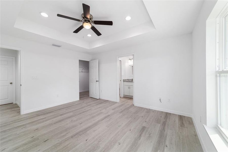 Spacious, unfurnished interior of a new home in , Silver Springs (Image 39).