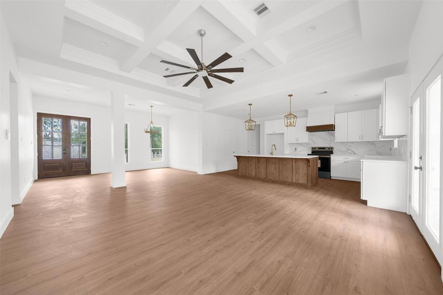 Spacious, unfurnished interior of a new home in , Hempstead (Image 16).