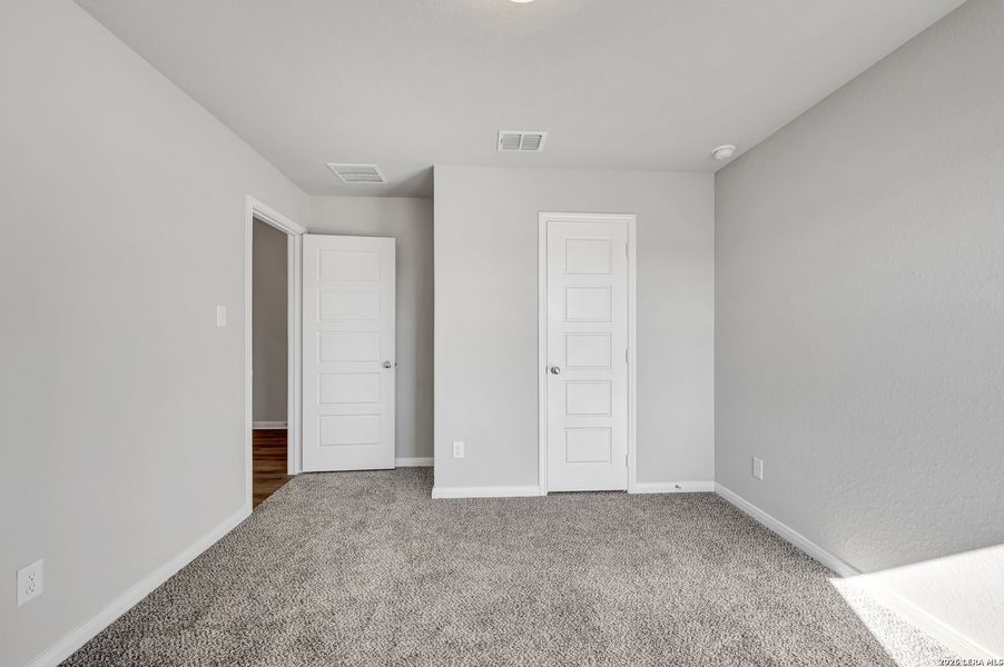 Spacious, unfurnished interior of a new home in Greenspoint Heights, Seguin (Image 30).