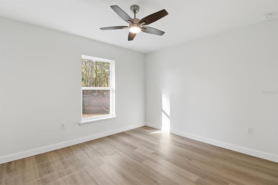 Spacious, unfurnished interior of a new home in , Citrus Springs (Image 29).