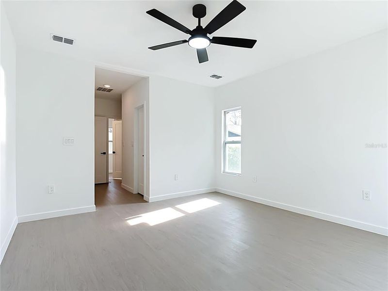 Spacious, unfurnished interior of a new home in , St. Cloud (Image 34).