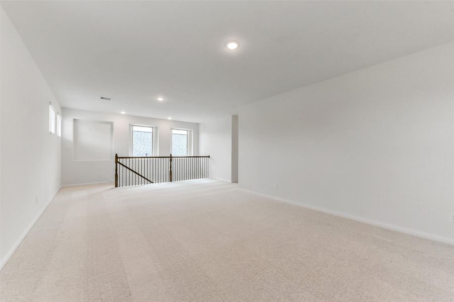 Spacious, unfurnished interior of a new home in Anderson Lakes, Houston (Image 22).