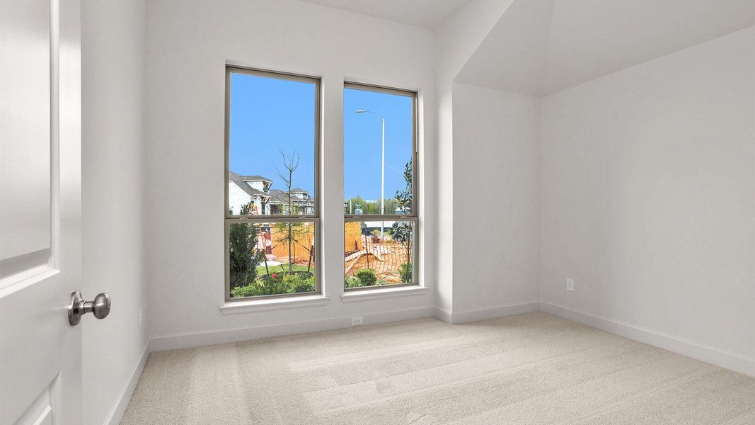 Spacious, unfurnished interior of a new home in Valencia, Manvel (Image 14).