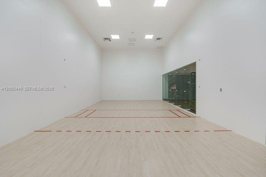 Spacious, unfurnished interior of a new home in , Miami (Image 16).