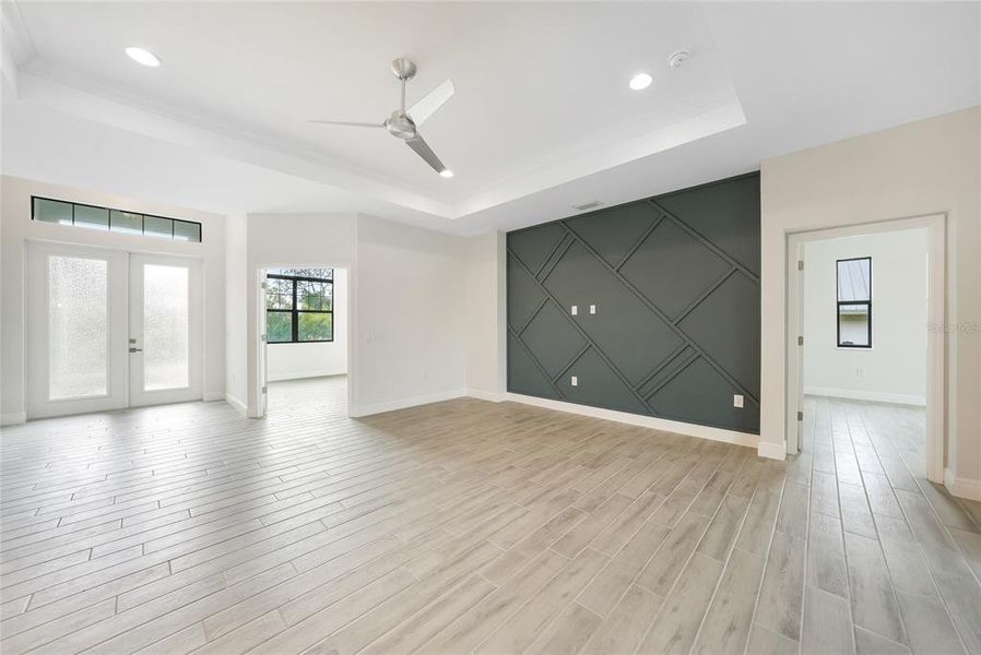 Spacious, unfurnished interior of a new home in , Port Charlotte (Image 17).