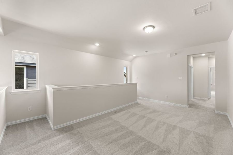 Spacious, unfurnished interior of a new home in Creekside, Royse City (Image 40).