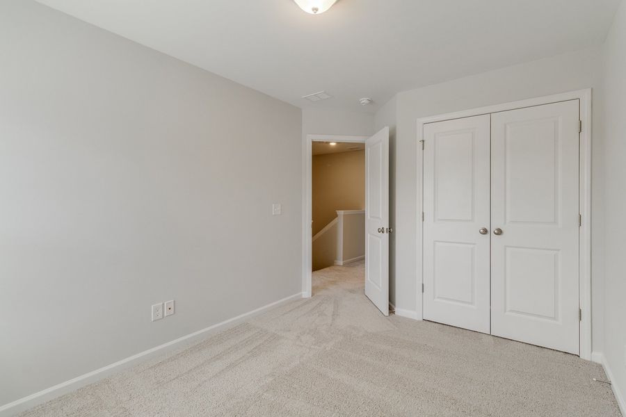 Spacious, unfurnished interior of a new home in Astoria, Columbia (Image 28).