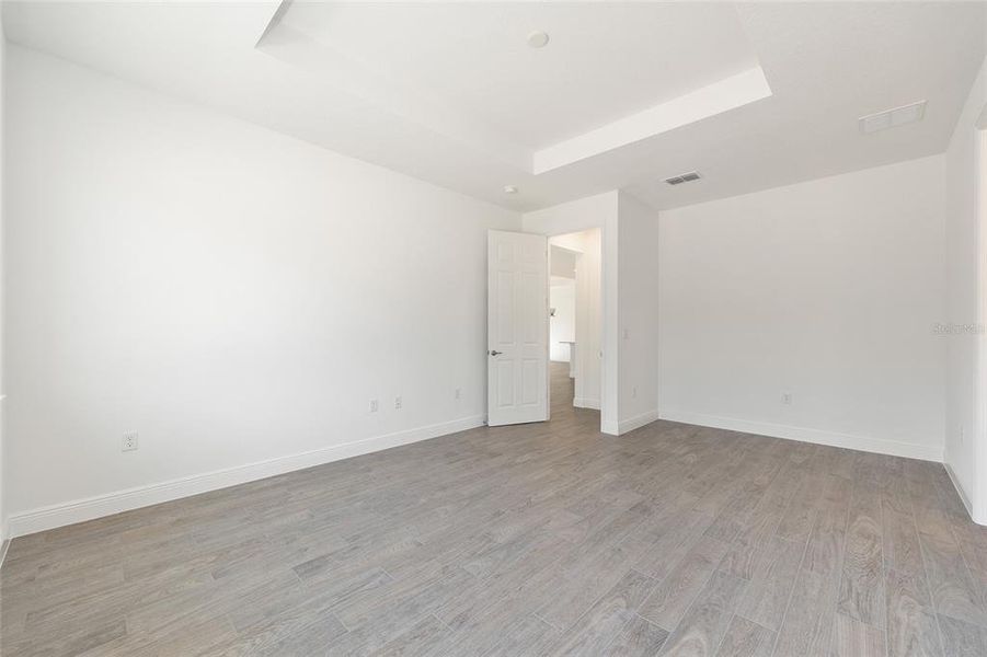 Spacious, unfurnished interior of a new home in , Ocala (Image 35).