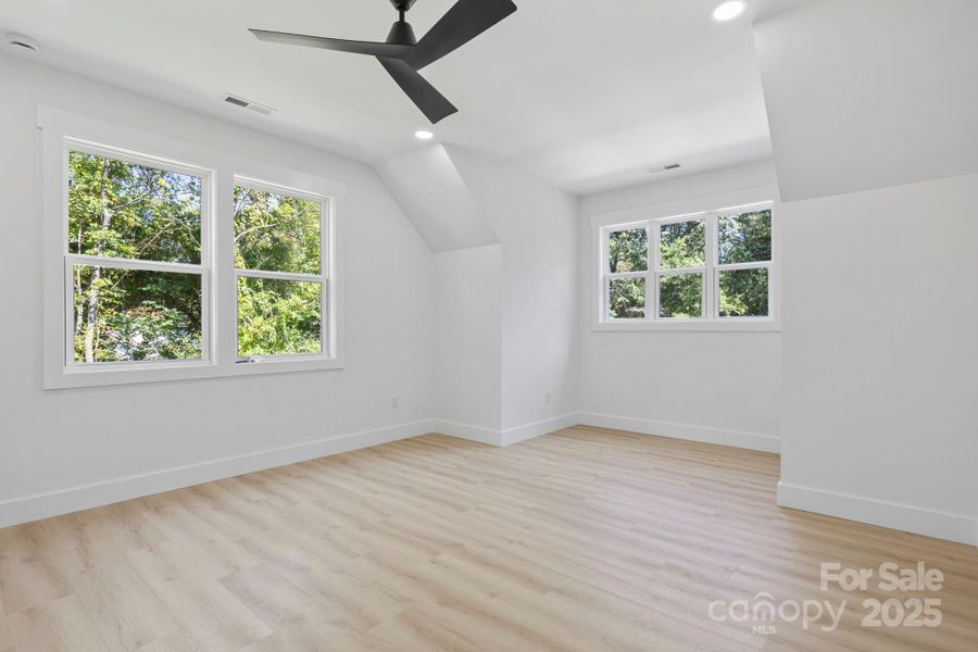 Spacious, unfurnished interior of a new home in , Flat Rock (Image 24).