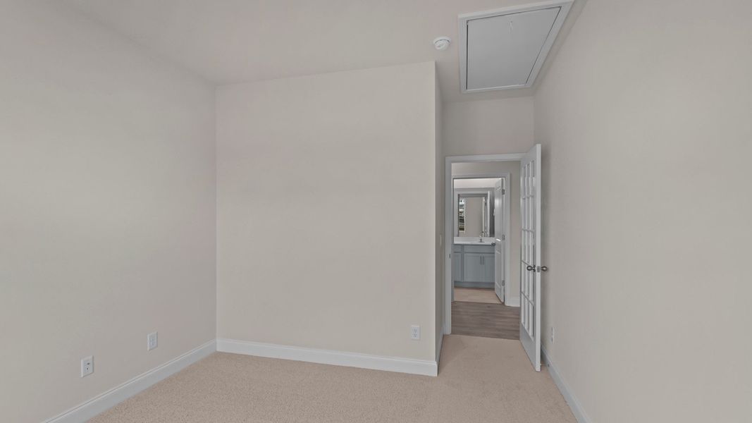 Spacious, unfurnished interior of a new home in Villa Grande, Winterville (Image 26).