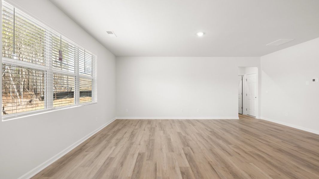 Spacious, unfurnished interior of a new home in South Wind, Union City (Image 19).