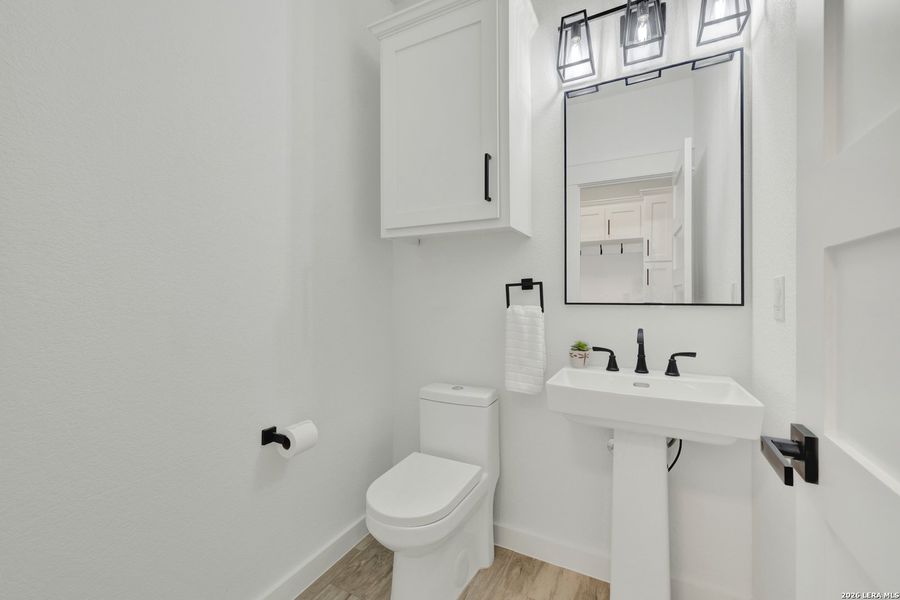 Furnished interior view inside a new home in , Seguin (Image 18).